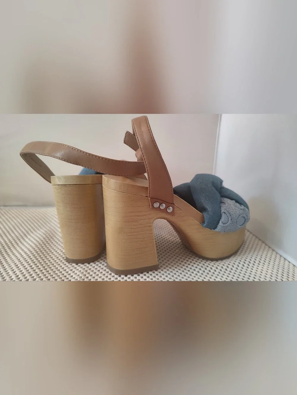 Sam & Libby Women's Size 6 Cassandra Puffy Platform Sandal NWT